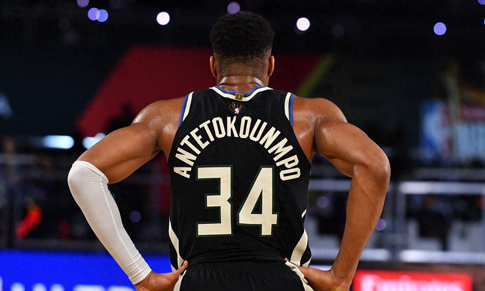 字母哥连续五场比赛得分超过持续失利，雄鹿不断突破！