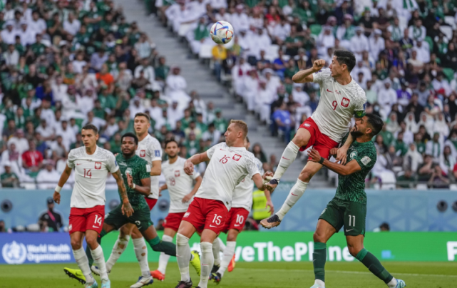 莱万多夫斯基爆冷击败塞尔维亚队，大胜引爆全场！的简单介绍